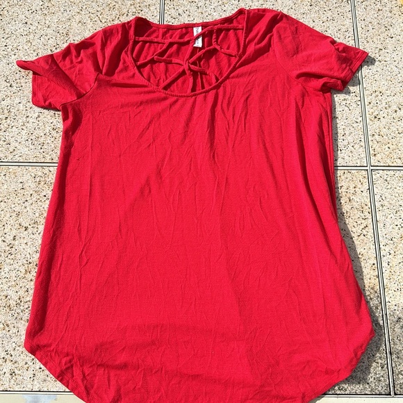 Zenana Premium, Size 1X, Red Short Sleeve Criss Cross Front Top - Picture 3 of 6